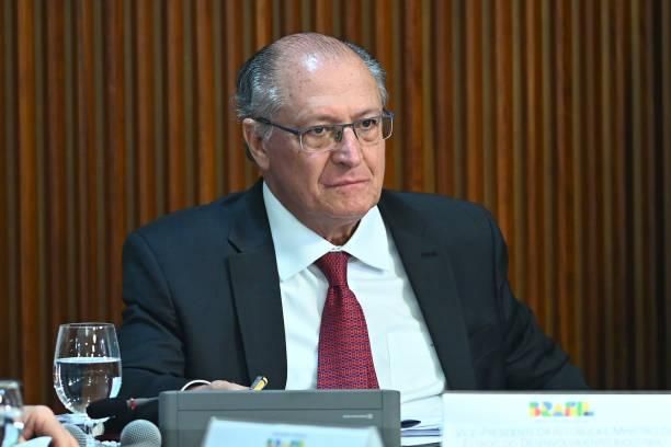 ‘É um retrocesso’: Alckmin critica mudança de políticas de Facebook e Instagram
