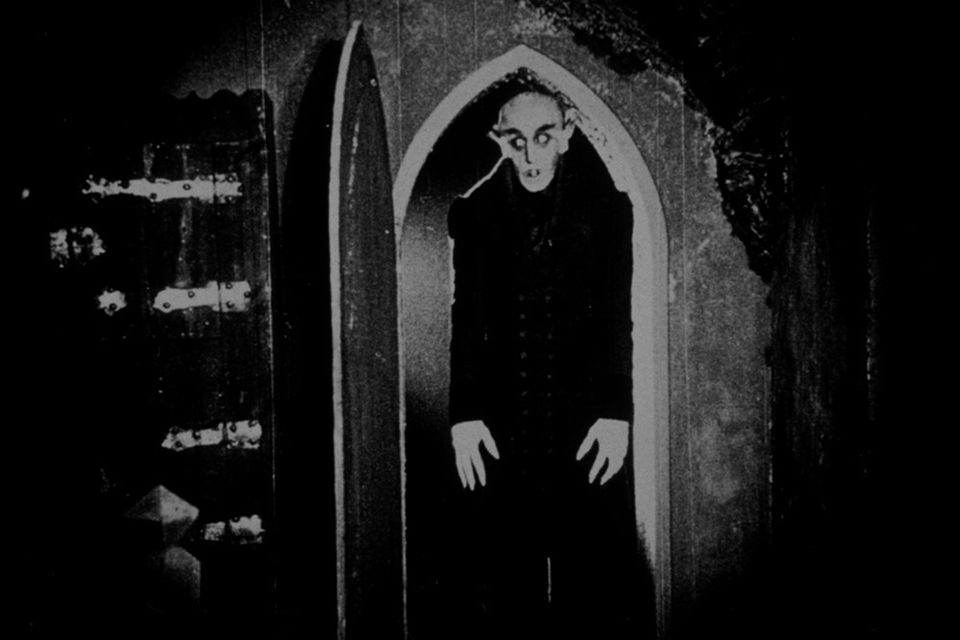 Nosferatu: Veja 10 diferenças do novo filme em relação ao original de 1922