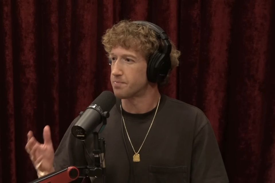 ‘Não inventa nada há algum tempo’: Zuckerberg critica falta de inovação da Apple