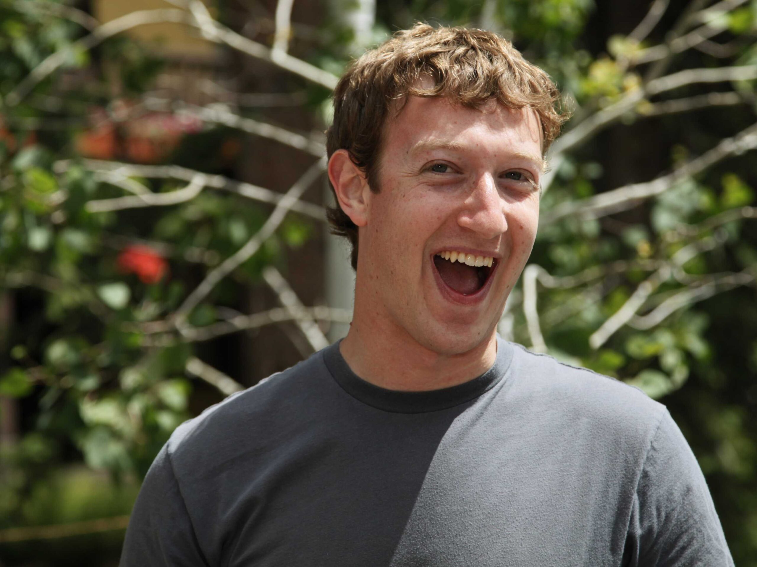 Falta energia masculina? Zuckerberg quer “empresa de macho” – The BRIEF #15/01