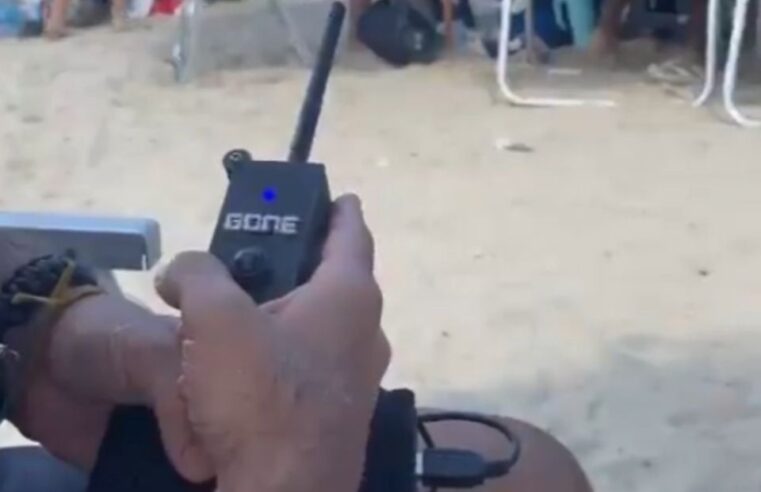 Dispositivo desliga caixa de som com música na praia remotamente; entenda