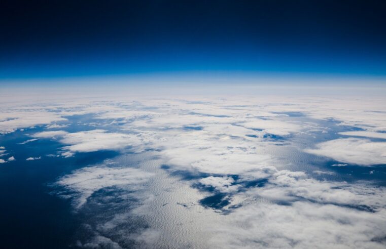 Por que não sentimos o peso da atmosfera? A ciência responde!