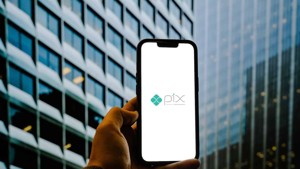 Governo proíbe cobrança diferenciada para pagamentos em Pix