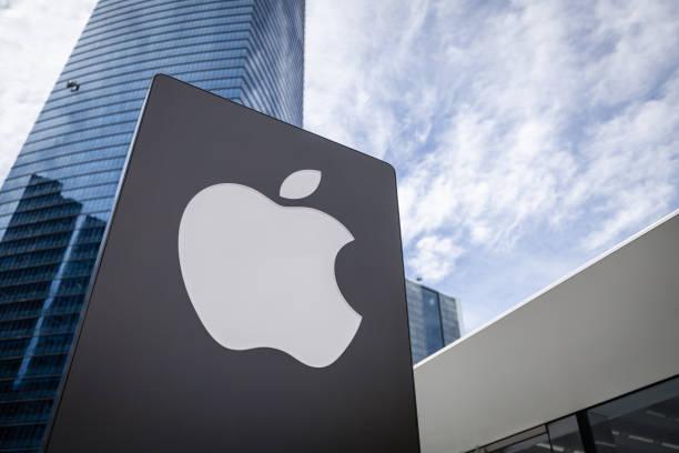 Apple fará ‘investimentos massivos nos EUA’, promete Trump