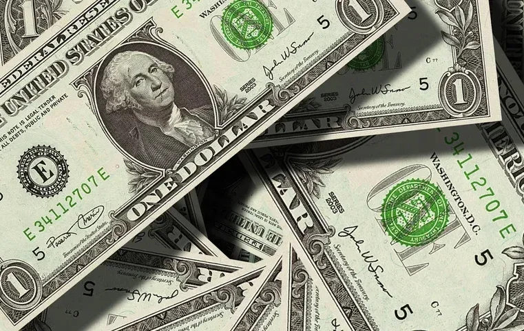 Instagram oferece bônus de até US$ 50 mil para atrair criadores do TikTok