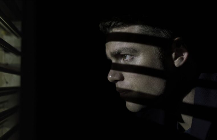 Temporada 2 de Agente Noturno tem quantos episódios na Netflix?
