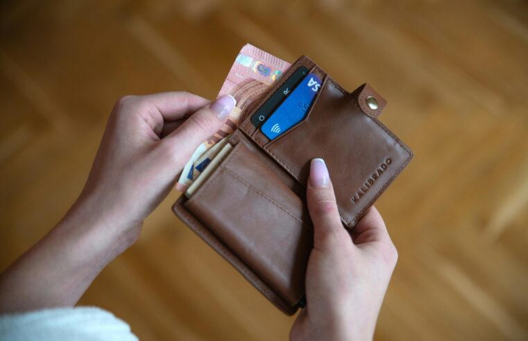 Cashback: famílias de baixa renda inscritas no CadÚnico terão devolução de impostos