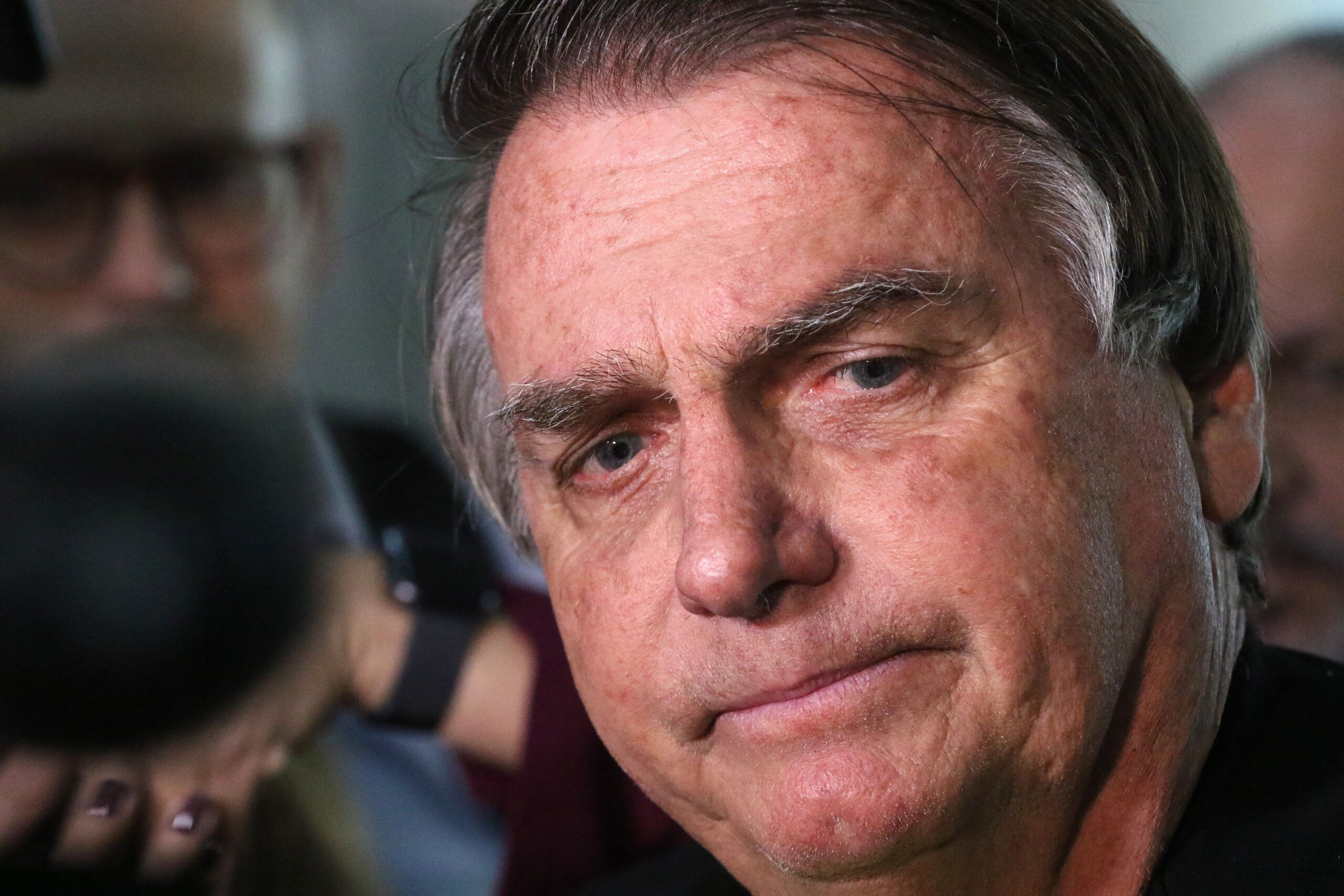 Jair Bolsonaro é hackeado no X (Twitter) e perfil divulga criptomoeda fake