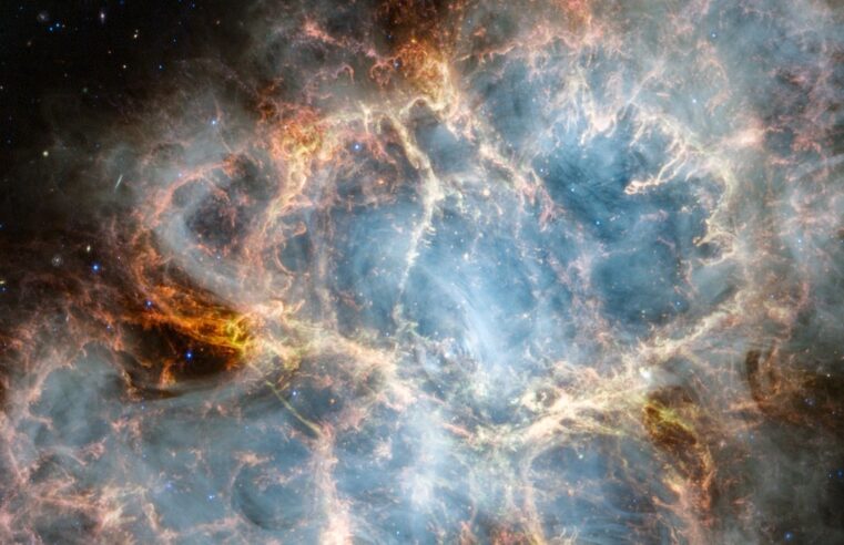 Supernovas primitivas podem ter espalhado água para o universo, diz estudo