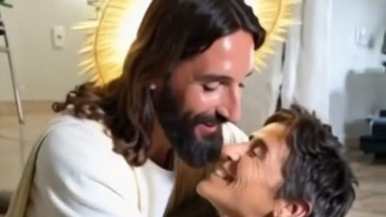 Pixverse: veja o que é e como fazer a trend de ‘Jesus abraçando’