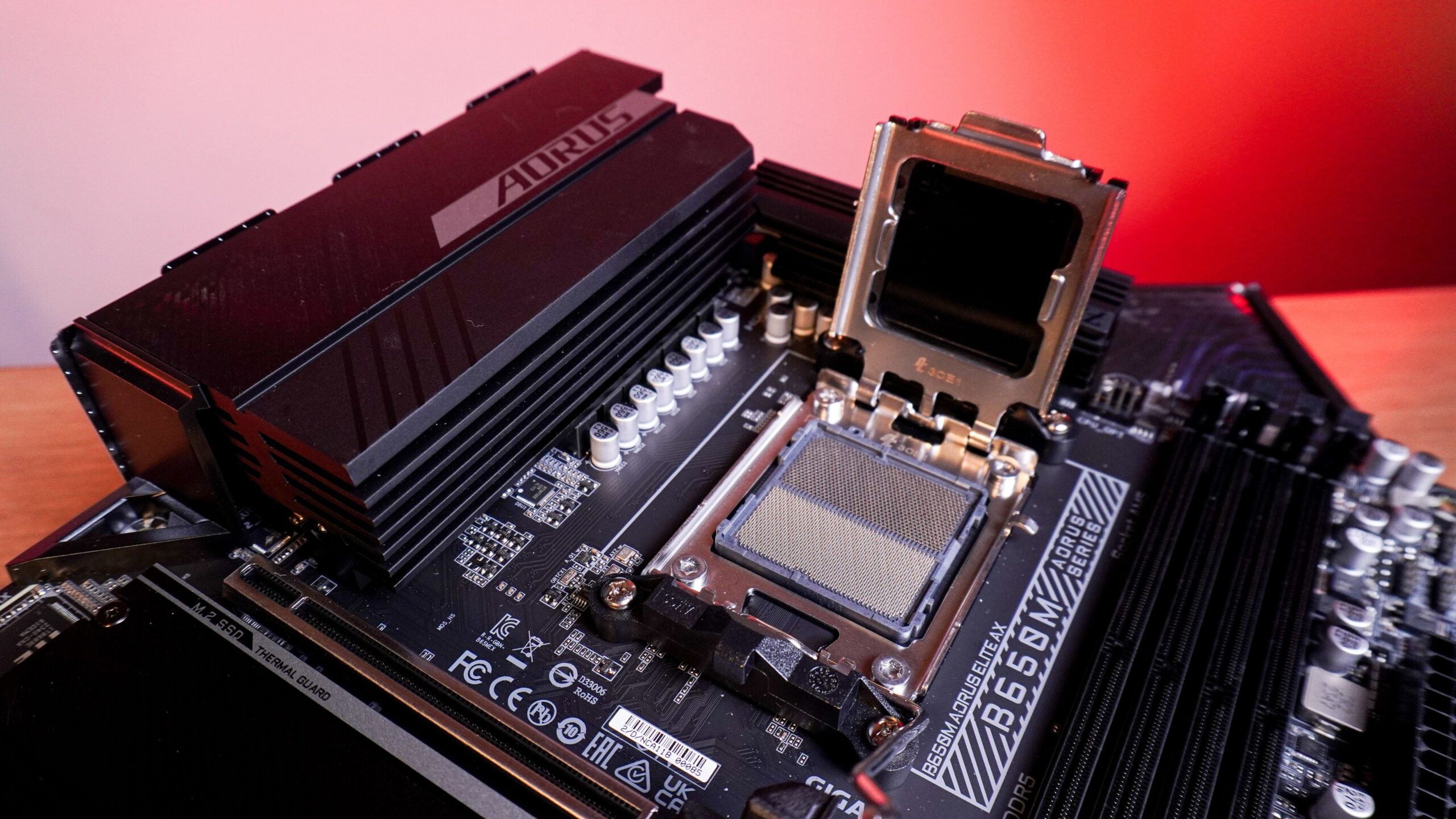 Review B650M AORUS Elite AX: uma placa-mãe intermediária caprichada
