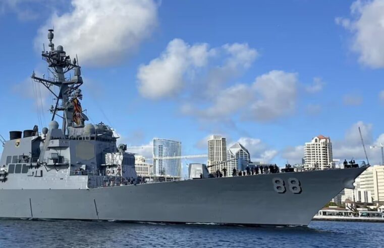 Helios: EUA revelam foto de teste com arma laser usada em navio de guerra