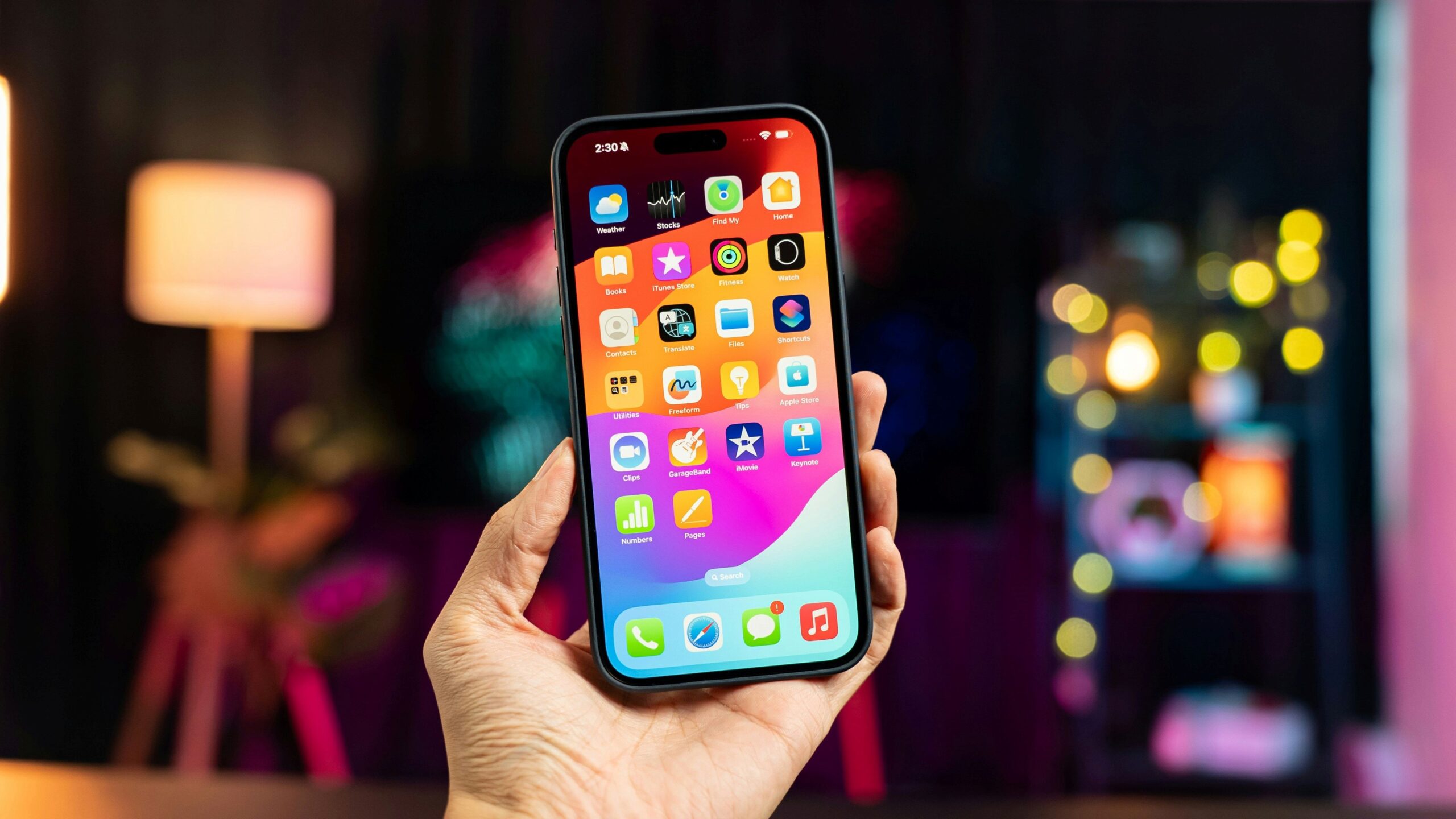 Apple e Samsung foram líderes do mercado de smartphones em 2024, mostra relatório