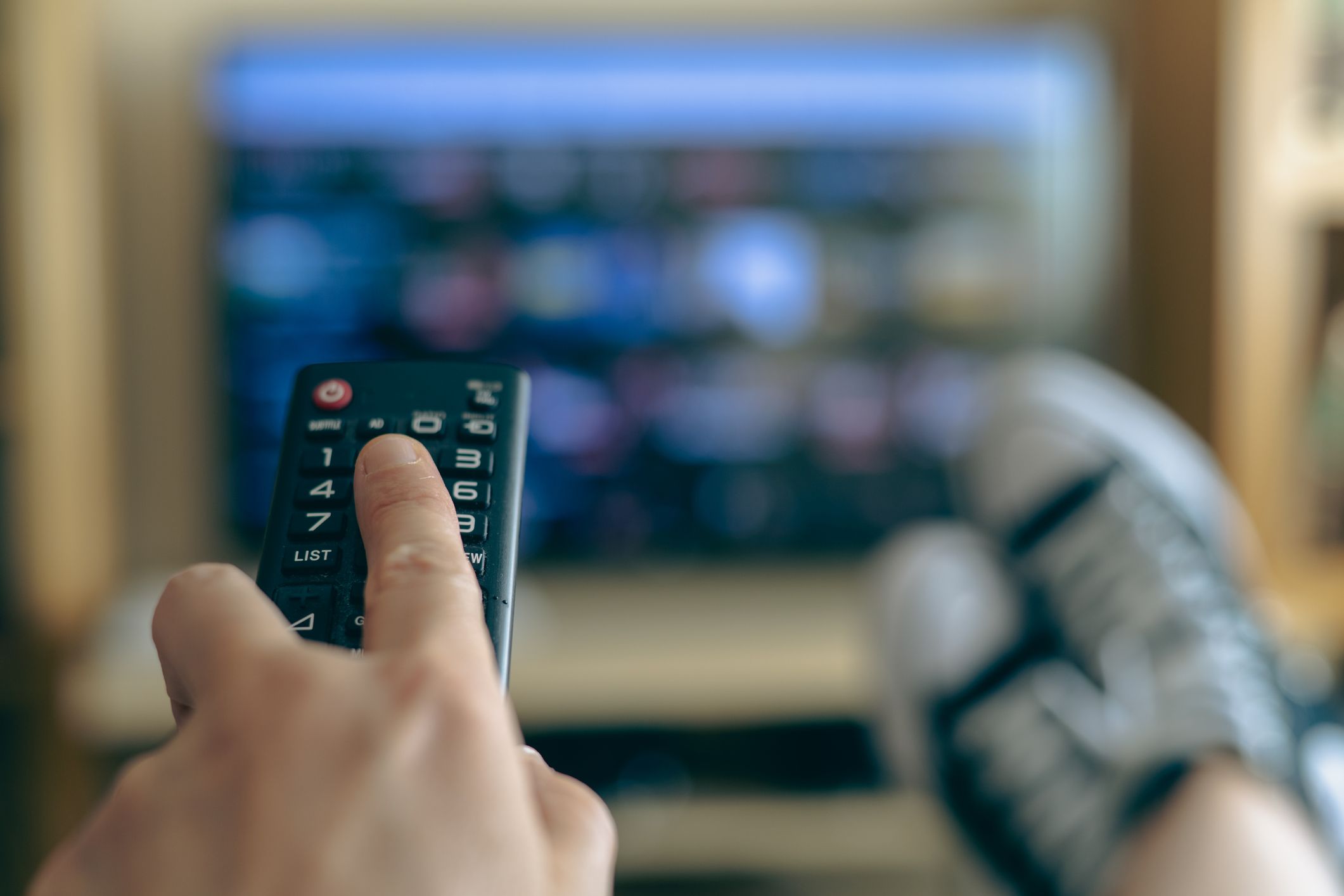TV supera celulares e tablets e se torna o principal dispositivo para assistir ao YouTube nos EUA
