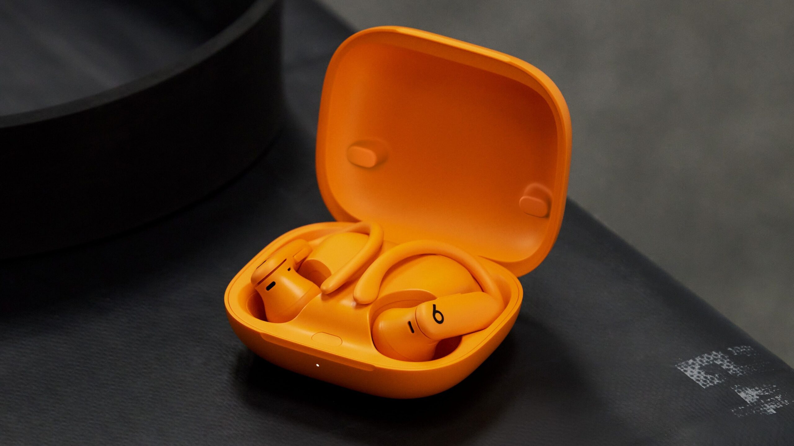 Powebeats Pro 2: novo fone chega com sensor de frequência cardíaca e melhorias no design