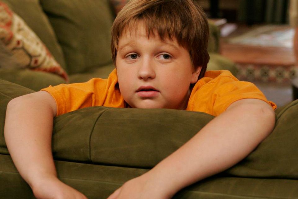 Por onde anda Angus T. Jones, o Jake de Two and a Half Men