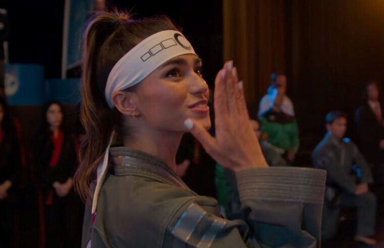 Atriz que faz Zara Malik em Cobra Kai é campeã de artes marciais na vida real! Conheça Rayna Vallandingham