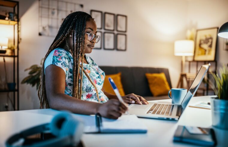 Dell e UECE oferecem 500 vagas em cursos online gratuitos de TI para profissionais de educação