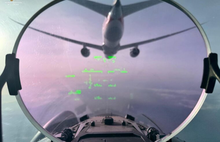 Vídeo mostra caças Eurofighter escoltando avião com suspeita de bomba