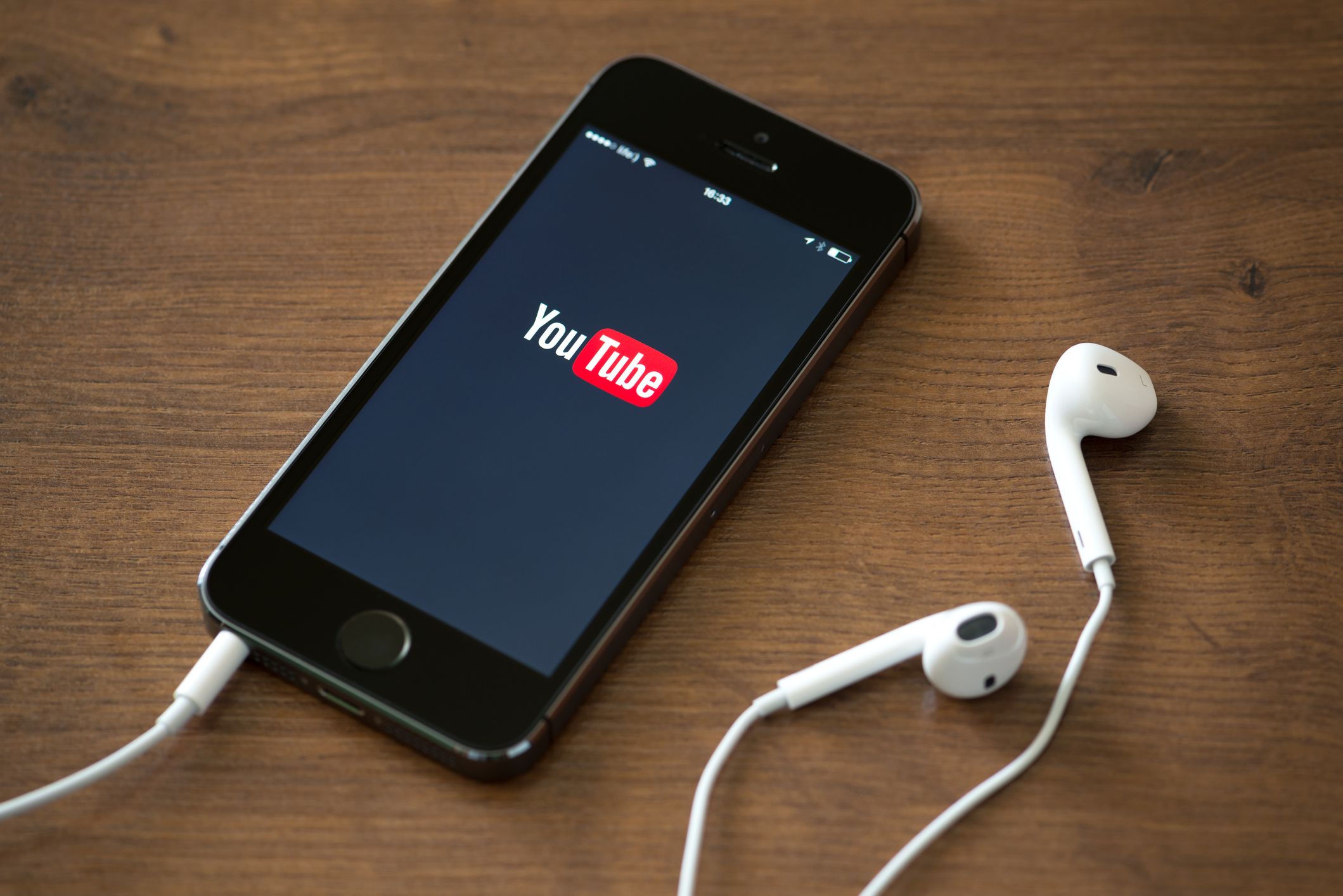 YouTube domina os podcasts – The BRIEF