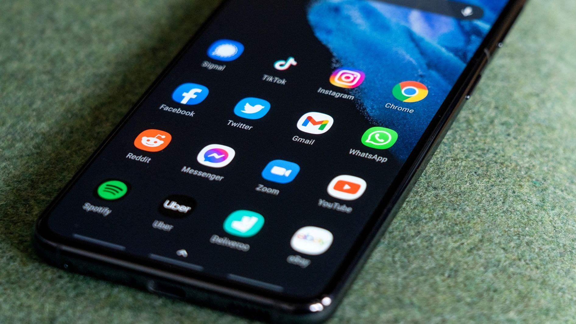 Android 16 recebe o primeiro app com suporte às novas notificações dinâmicas