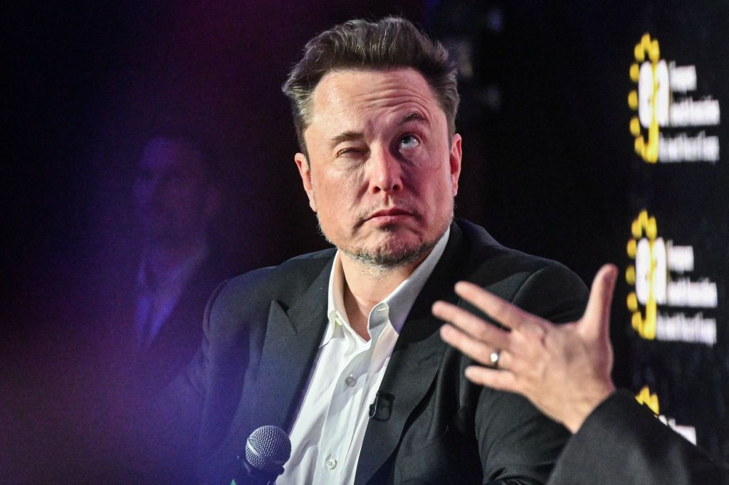 Musk perde US$ 102 bi com queda da Tesla – The BRIEF
