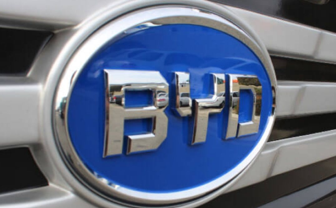 BYD: nova bateria para carros elétricos carrega um veículo em 5 minutos