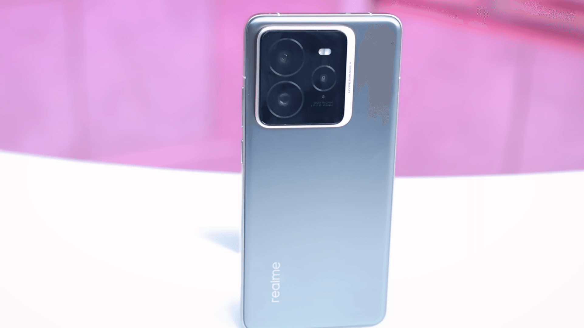 Realme GT 7 Pro REVIEW: isso aqui deveria ser o novo padrão nos celulares