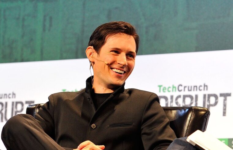 CEO do Telegram deixa a França após prisão, mas ainda será julgado no país
