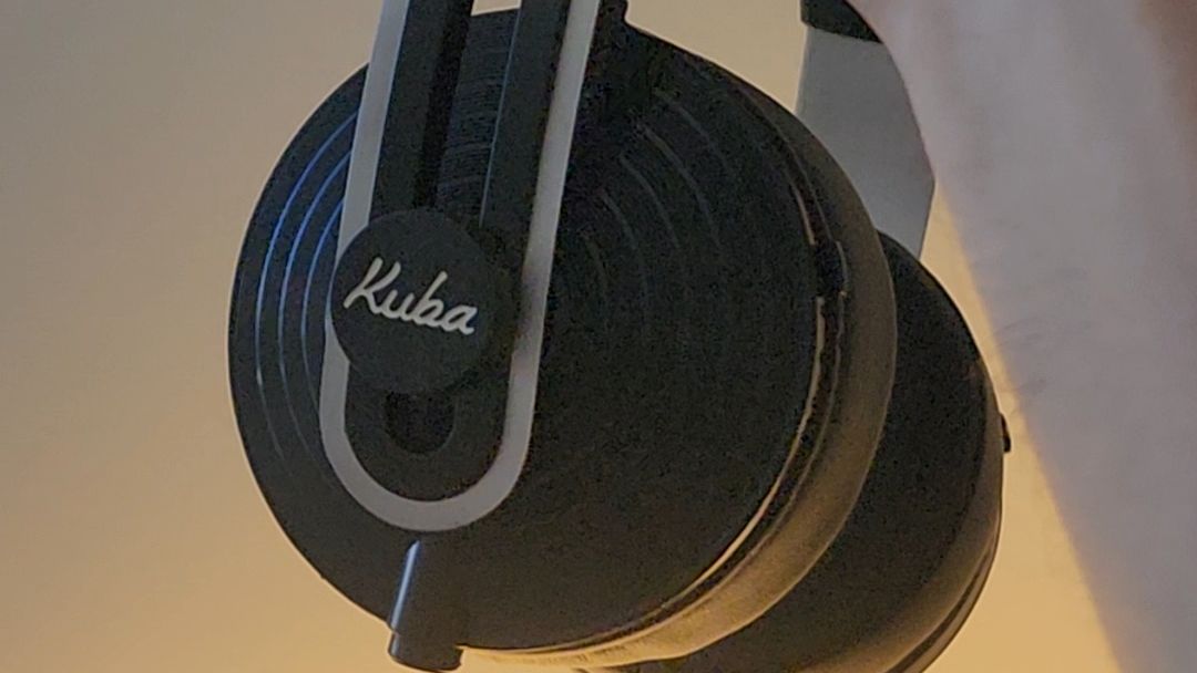 Kuba Disco 2 Pro tem som impressionante, mas é desconfortável [análise]