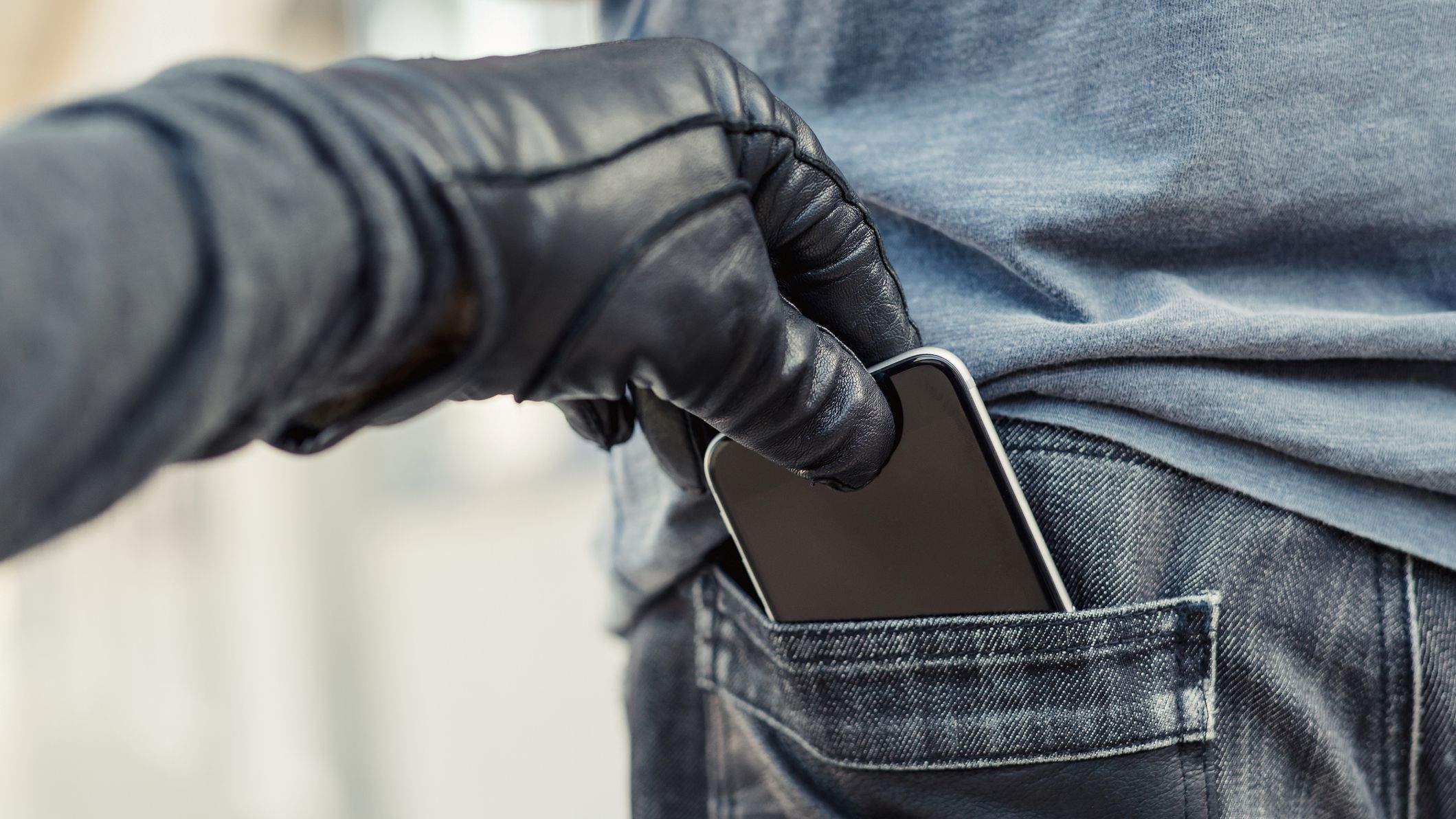 Governo federal propõe aumentar a pena de quem compra celular roubado
