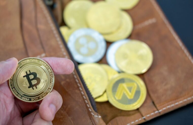 Britânica joga fora pendrive do marido com R$ 21 milhões em bitcoin