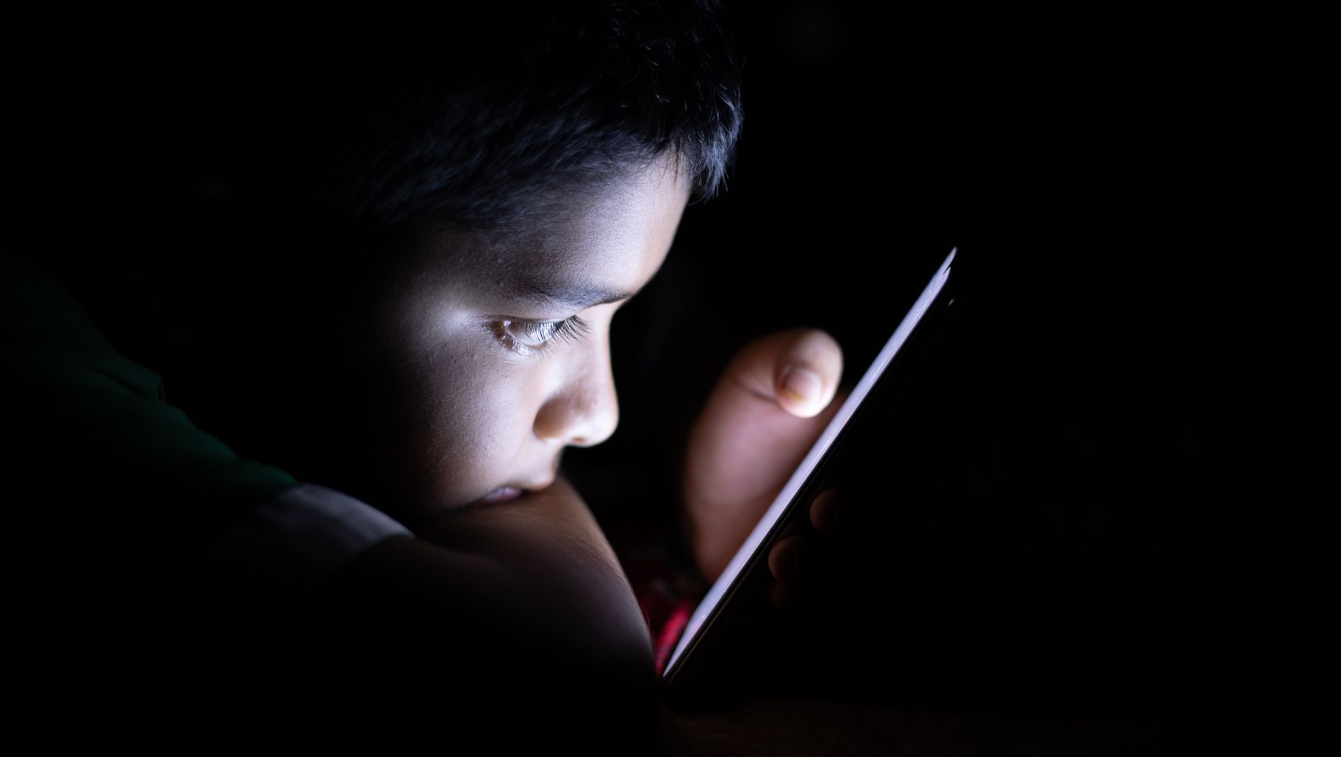 Brasil é um dos países que mais teve denúncias de abuso infantil na internet em 2024