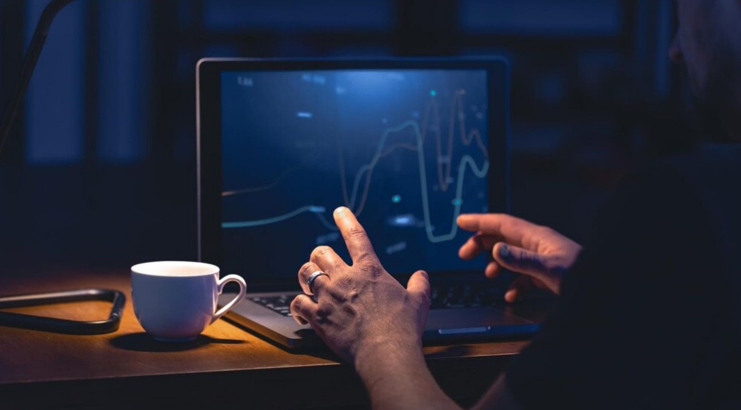 Estudo matemático mostra como acontece uma fraude no mercado de criptomoedas