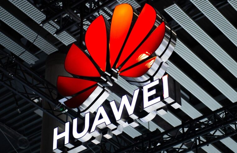 É guerra: Huawei já teria infraestrutura de IA com mais potência que a da Nvidia
