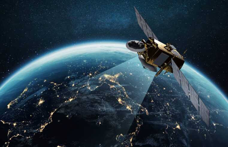 Rússia e China desenvolvem ‘armas espaciais’ para interromper satélites da Starlink, alerta ONG
