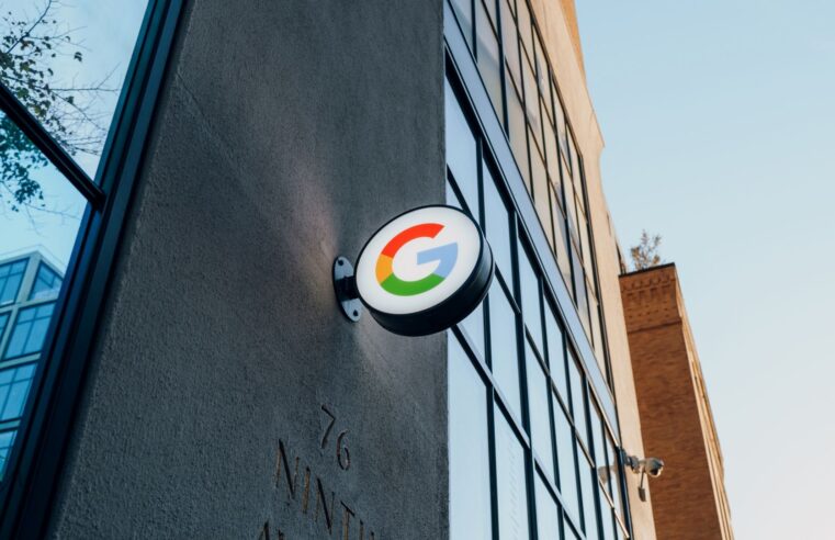Google paga ‘enorme quantia em dinheiro’ para ter Gemini em celulares Samsung, revela executivo