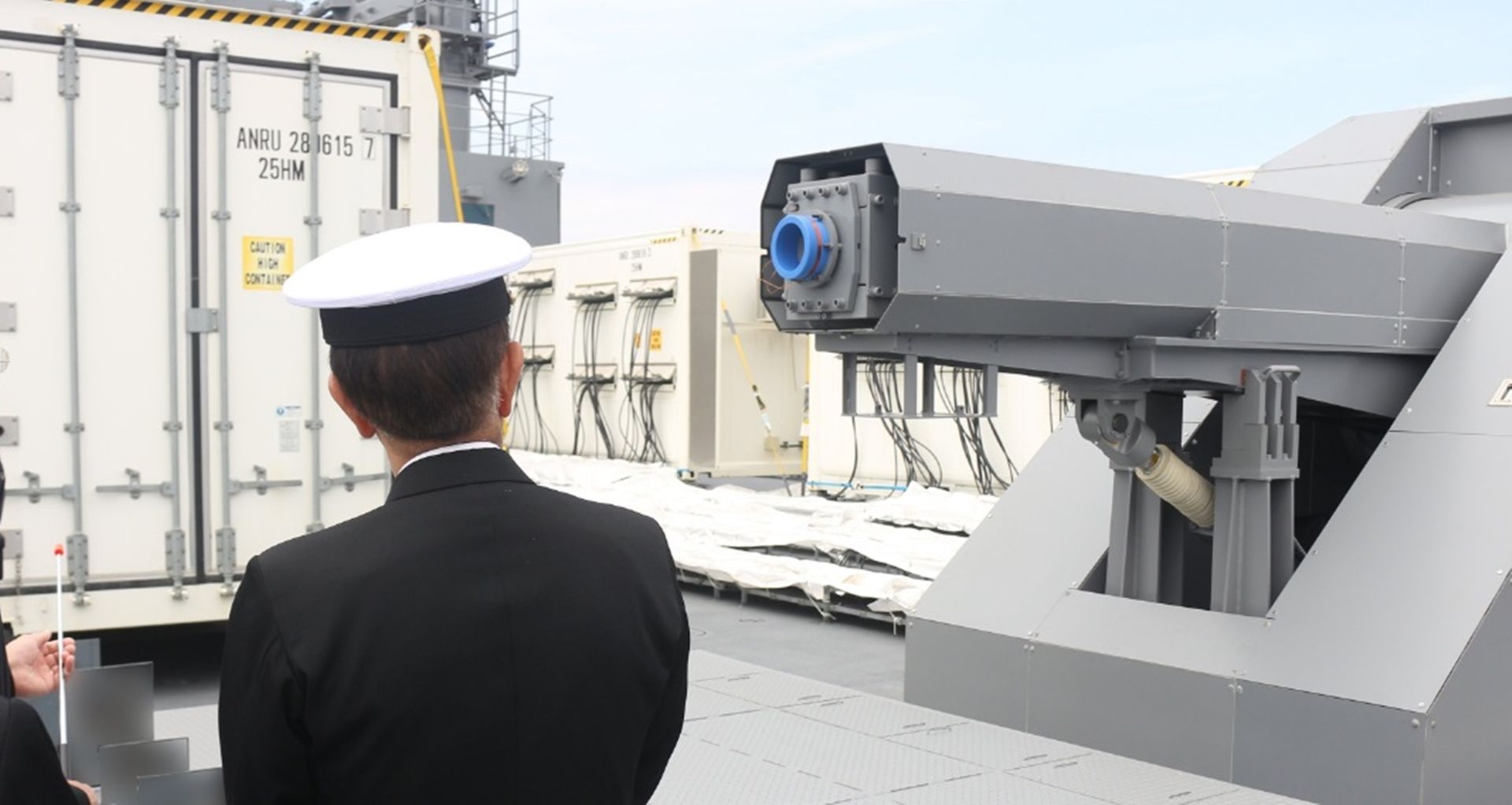 Japão testa navio equipado com arma de canhão eletromagnético; conheça o JS Asuka