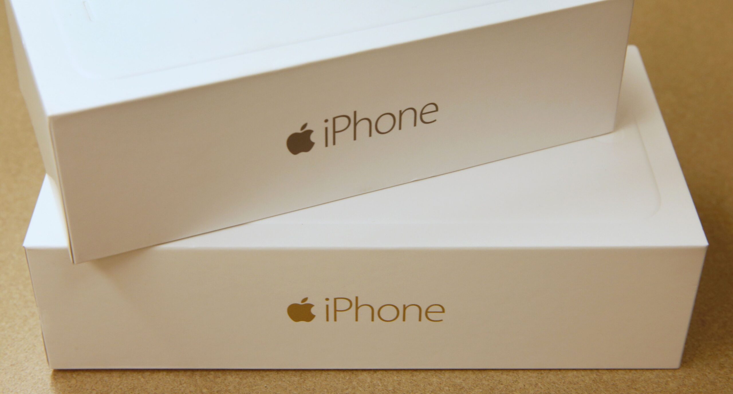 Efeito tarifas: Apple vai trocar produção de iPhones vendidos nos EUA para a Índia
