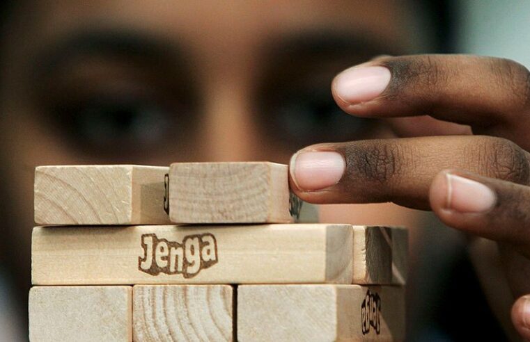 Sua nuvem pode despencar: o conceito Jenga na Cibersegurança