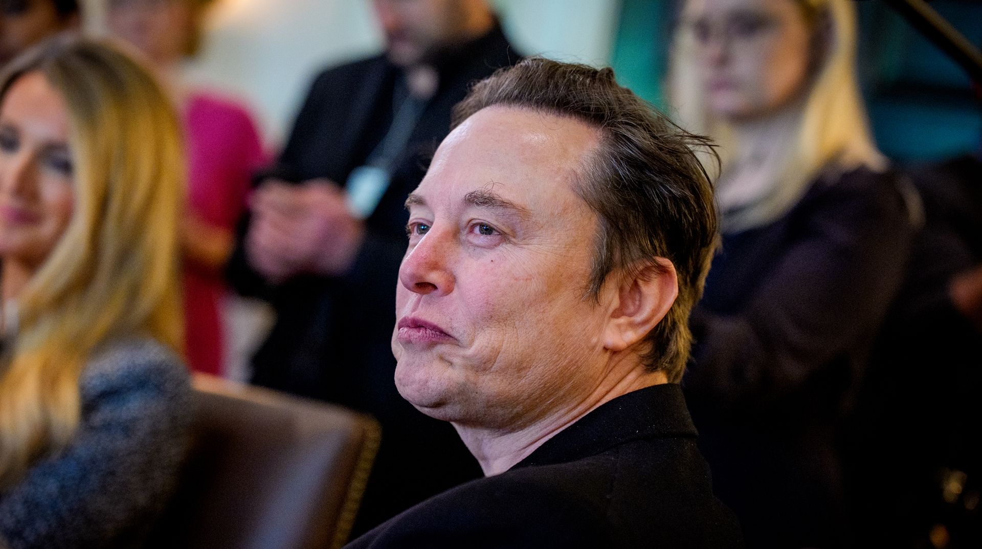 Tesla não quer substituir Elon Musk como CEO; empresa desmente