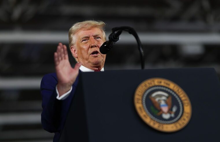‘CEOs de tecnologia estão beijando minha bunda’, provoca Trump