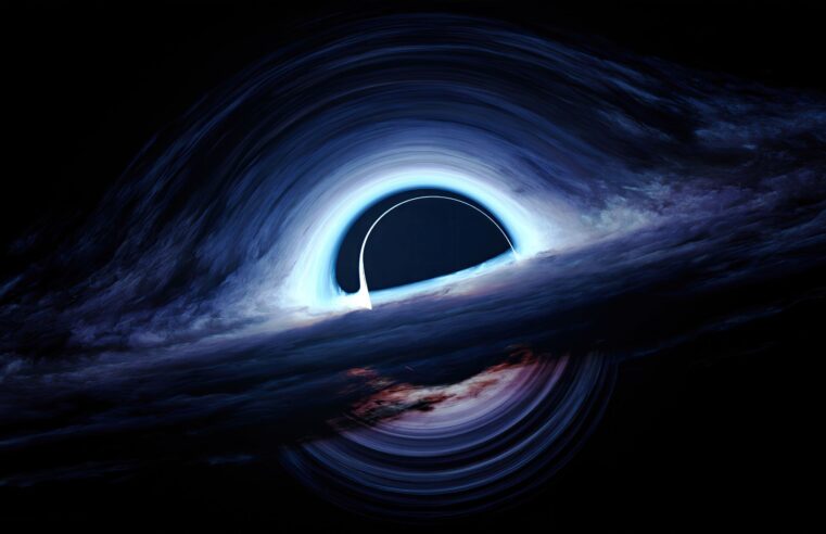 Buracos negros podem existir sem singularidades? Cientistas questionam