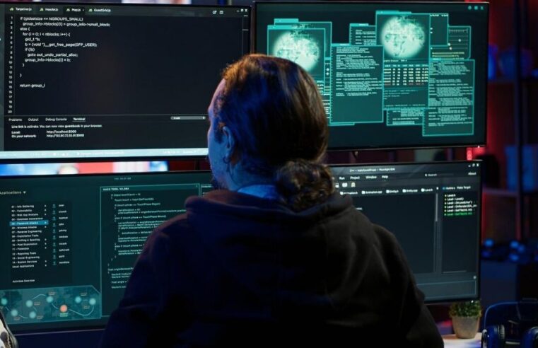 Gangue de ransomware LockBit é hackeada; vazamento tem até chats de negociação