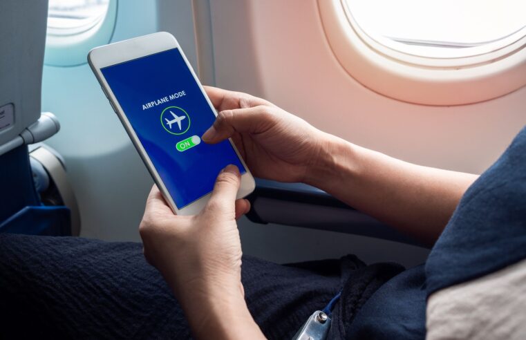 Sem modo avião: United Airlines começa a oferecer internet da Starlink em voos nos EUA