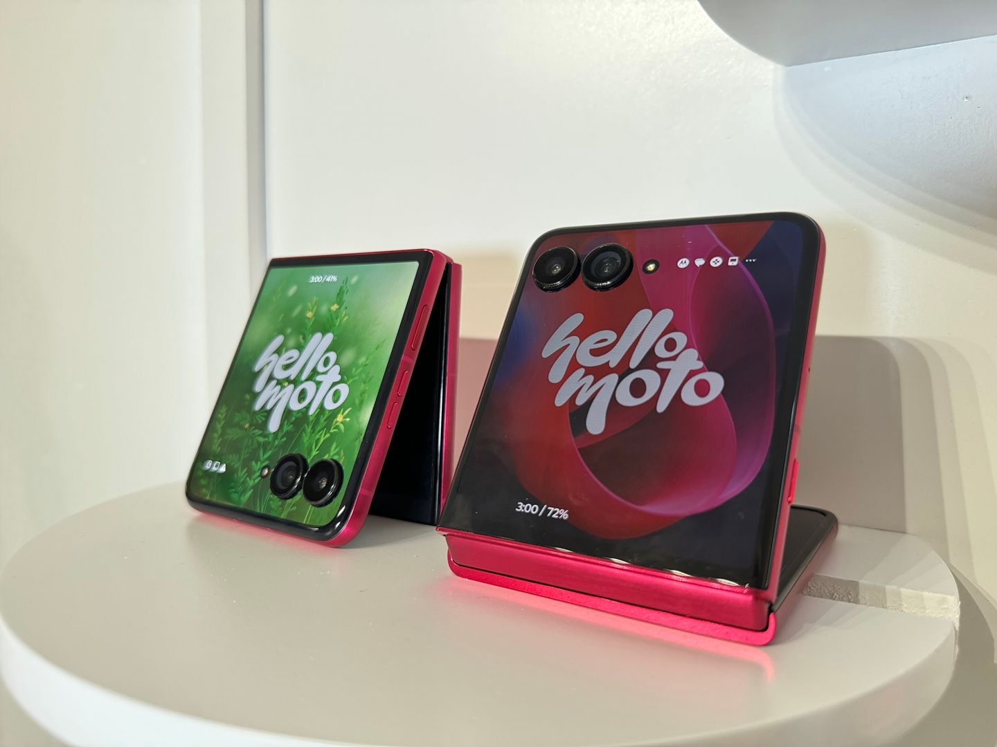 Razr 60, 60 Ultra e Edge 60 Pro chegam ao Brasil; Motorola também lança Moto Buds Loop e Watch Fit