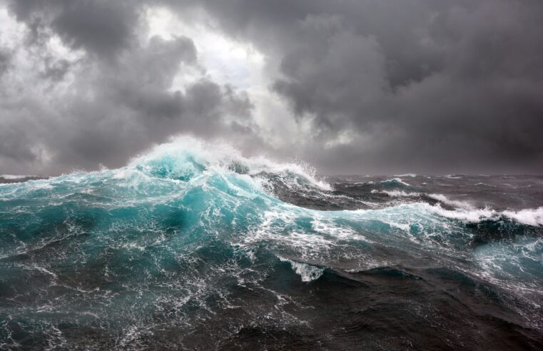 Tempestades no oceano podem gerar “terremotos” no núcleo da Terra