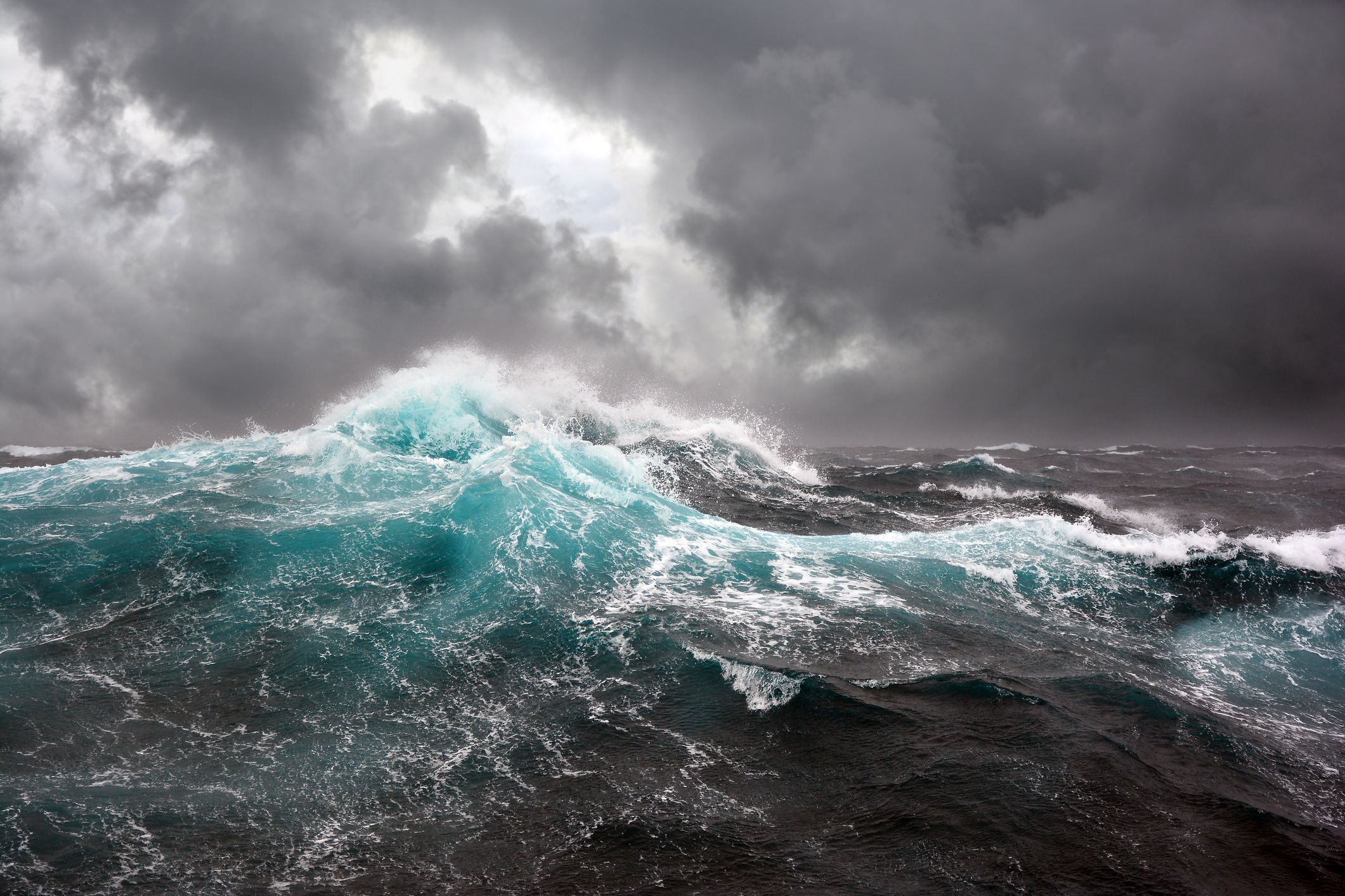 Tempestades no oceano podem gerar “terremotos” no núcleo da Terra