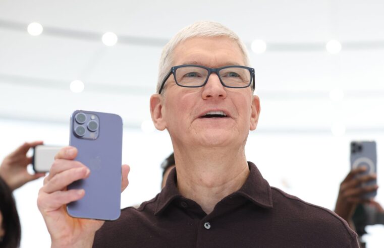 Tim Cook leva ‘bronca’ de Trump por fabricar iPhones na Índia e não nos EUA