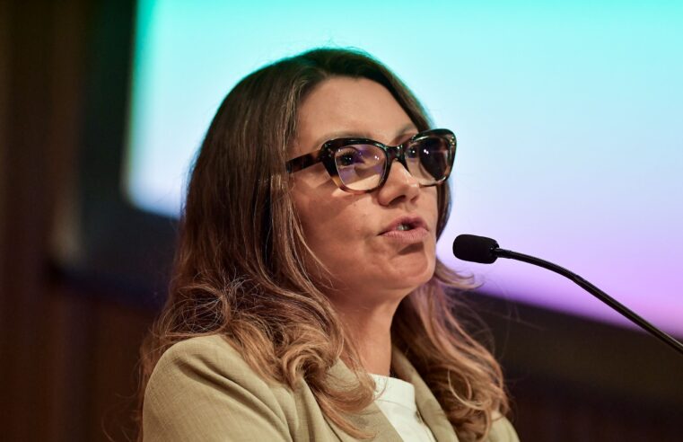 Janja diz que se arrepende de ter xingado Musk em evento, mas não por ofendê-lo; entenda